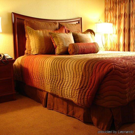 Away Inn Lauderdale-by-the-Sea Bilik gambar