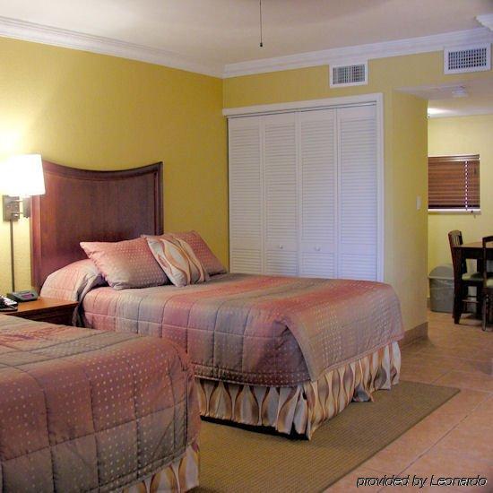 Away Inn Lauderdale-by-the-Sea Bilik gambar