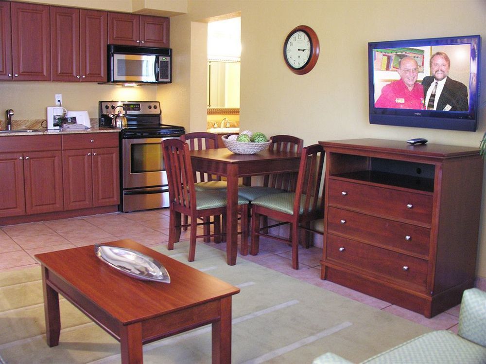 Away Inn Lauderdale-by-the-Sea Bilik gambar